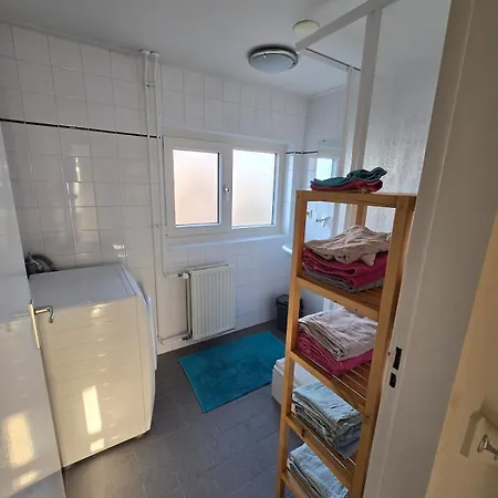 Comfortable And Conveniently Located Apartment *